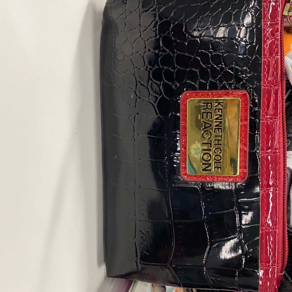 Kenneth Cole Reaction Vintage Wallet